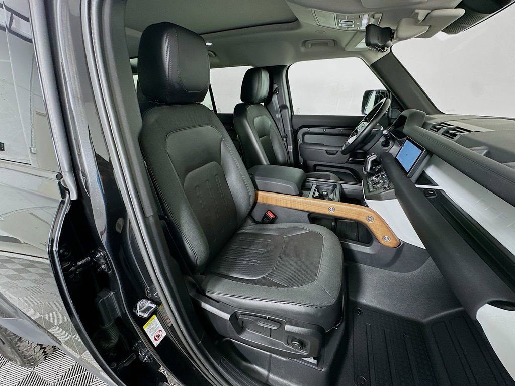 Used 2020 Land Rover Defender 110 S image 29