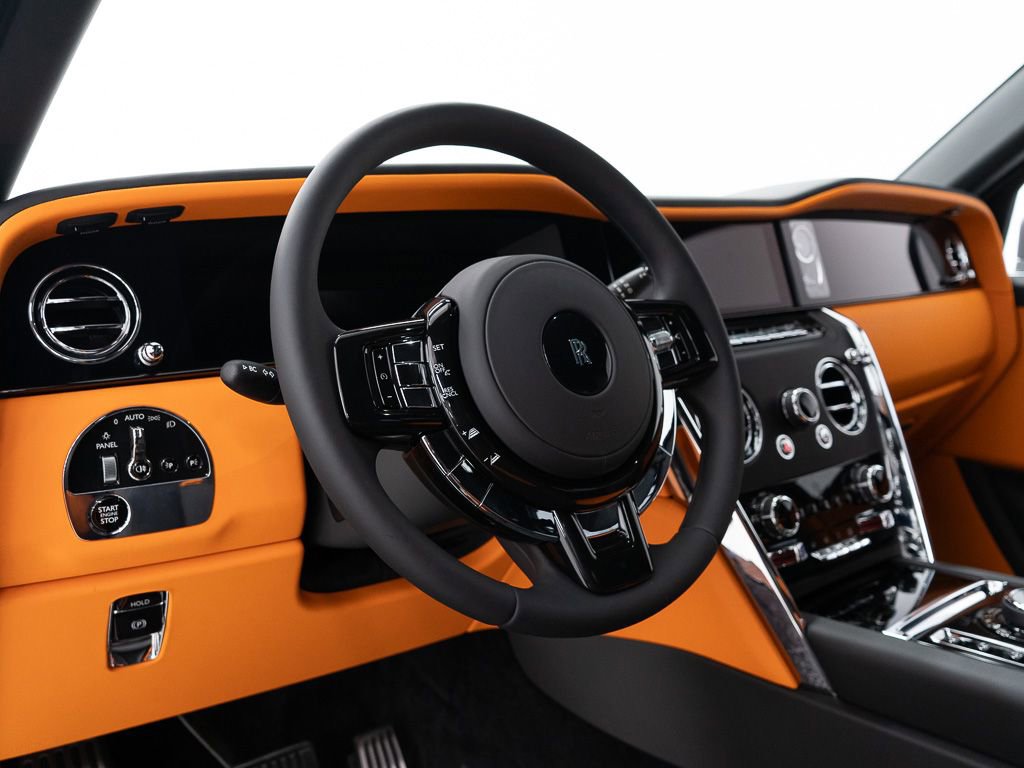 Used 2026 Rolls-Royce Cullinan AWD/4WD image 14