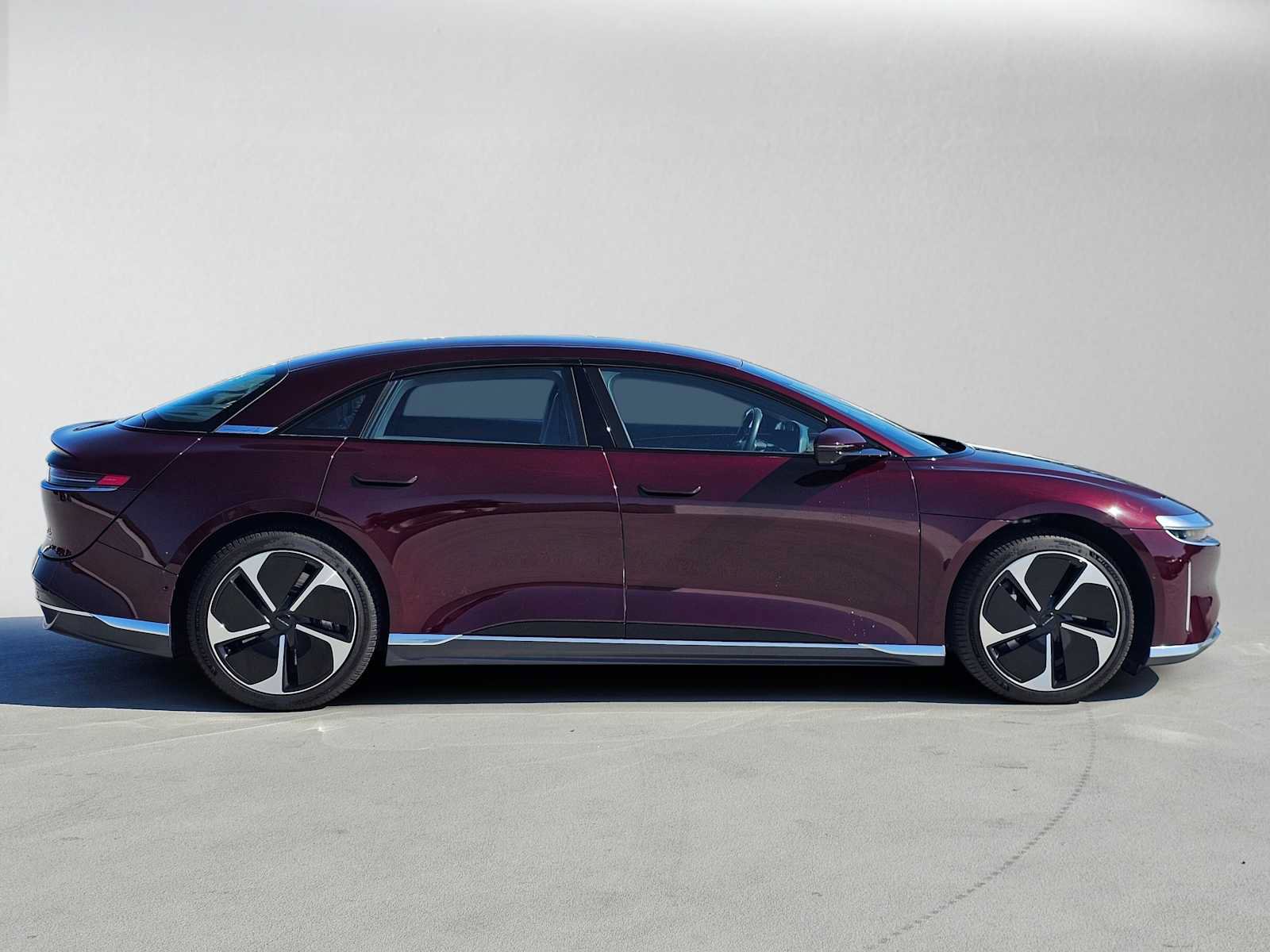 Used 2025 Lucid Air Touring AWD/4WD image 2