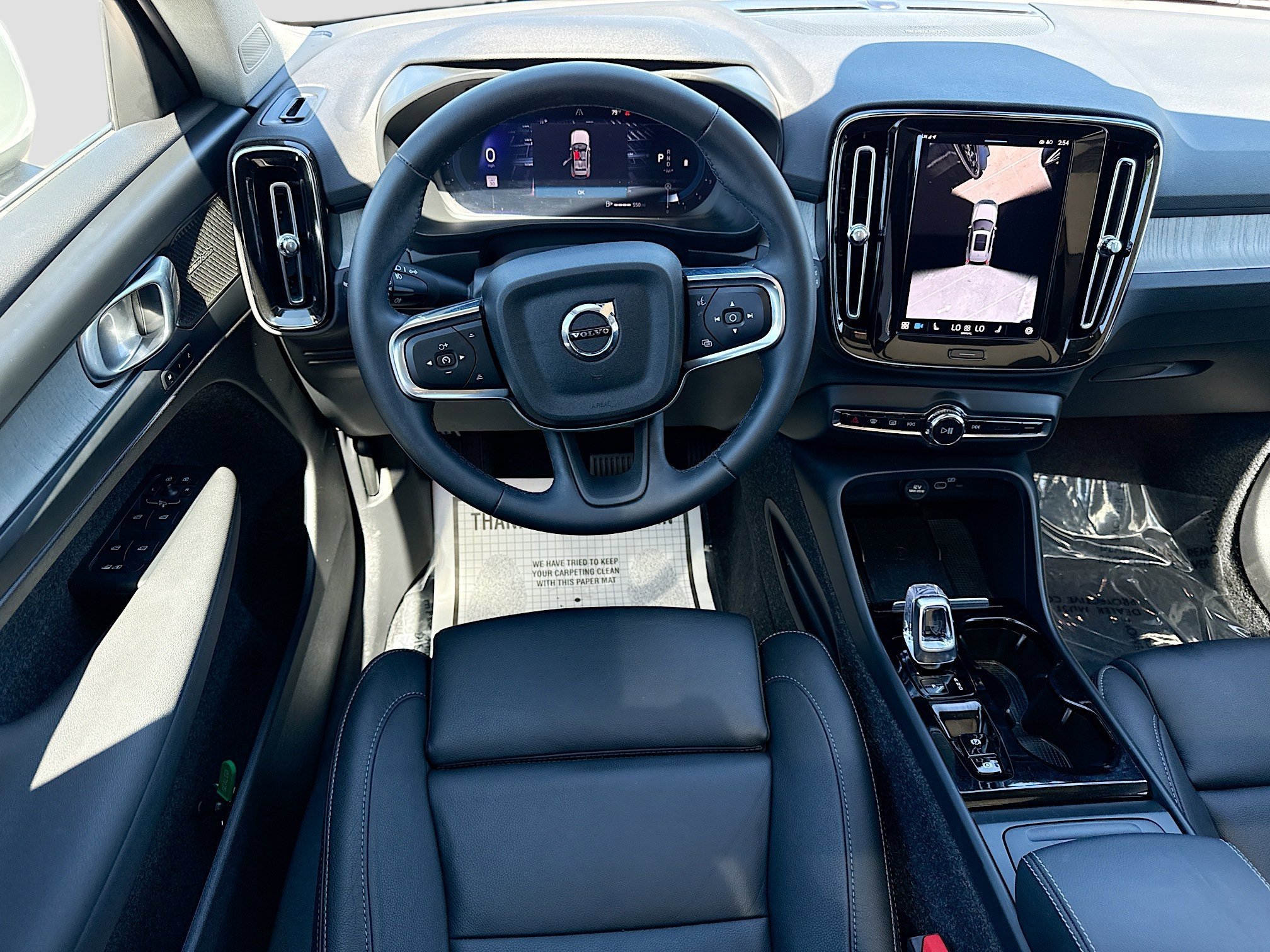 Used 2025 Volvo XC40 B5 Ultra image 17