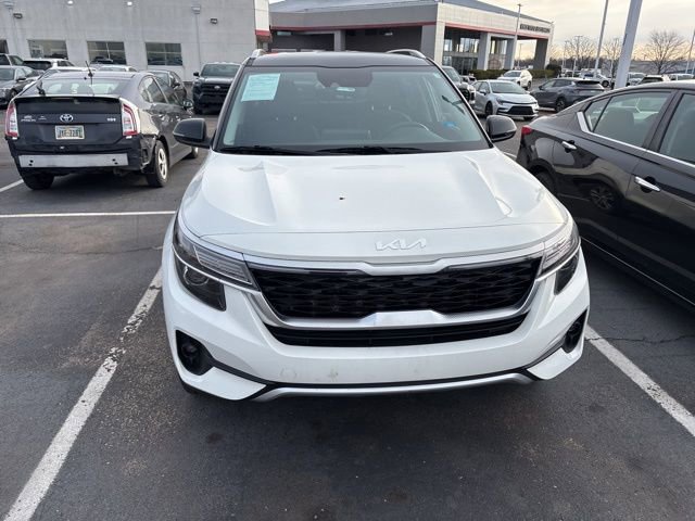 Used 2023 Kia Seltos S w/ Navigation Package image 2