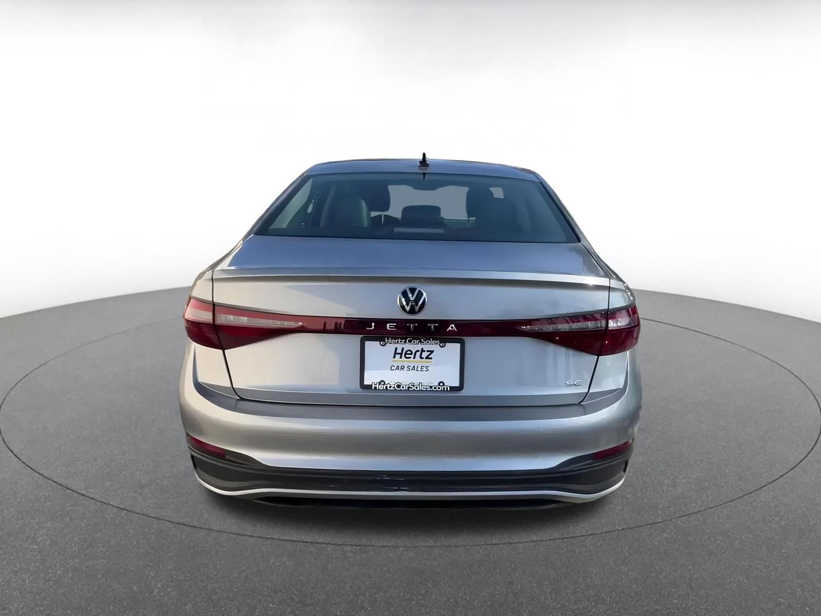 Used 2025 Volkswagen Jetta SE image 12