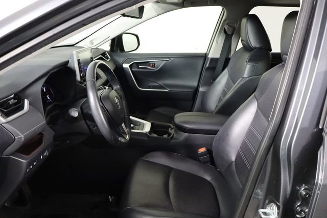 Used 2019 Toyota RAV4 Limited w/ Cold Weather Package AWD/4WD image 18