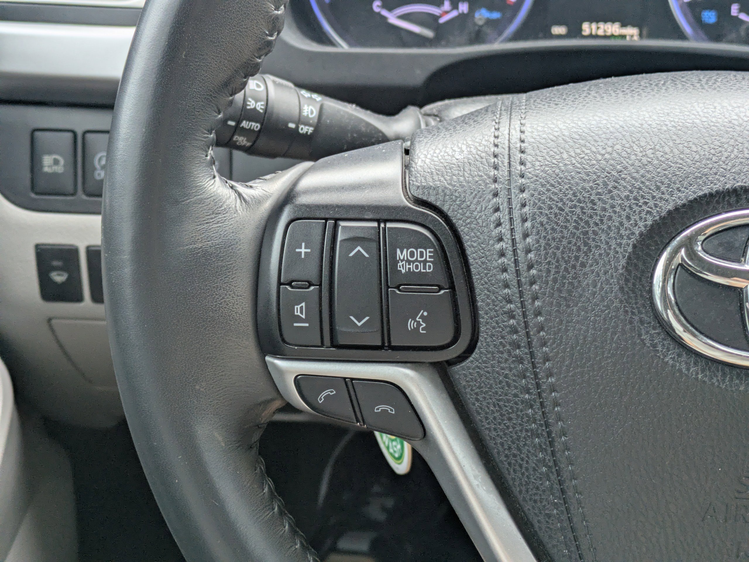 Used 2019 Toyota Highlander XLE image 17