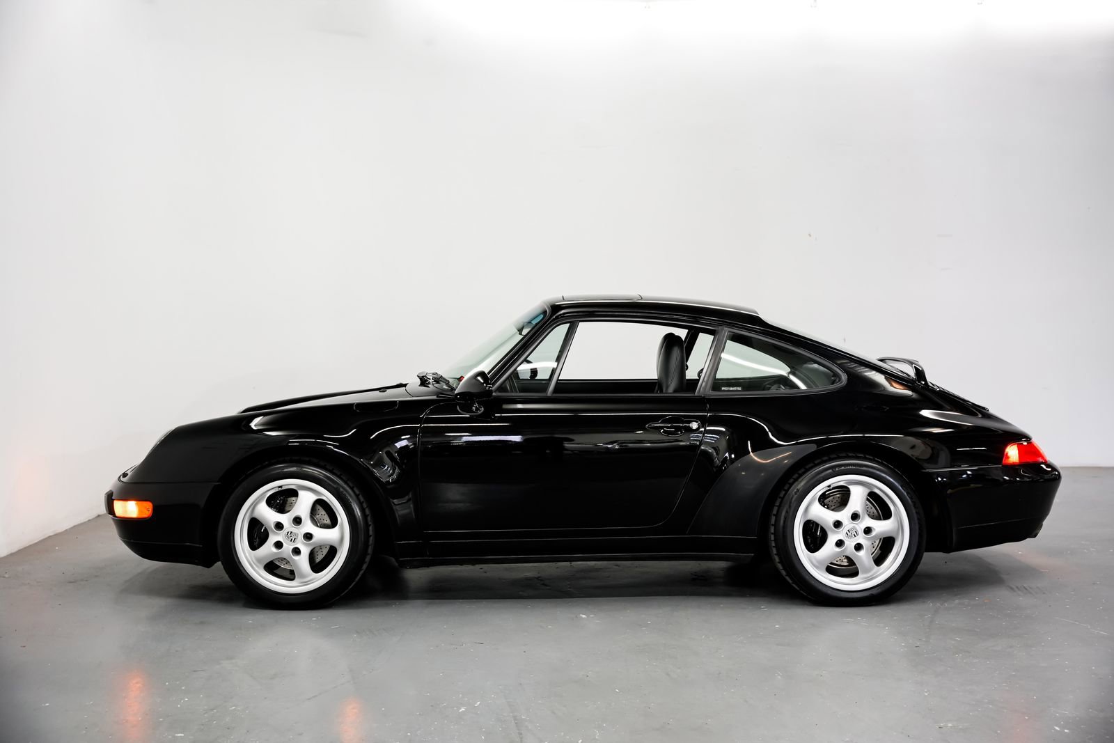 Used 1995 Porsche 911 Carrera RWD image 7