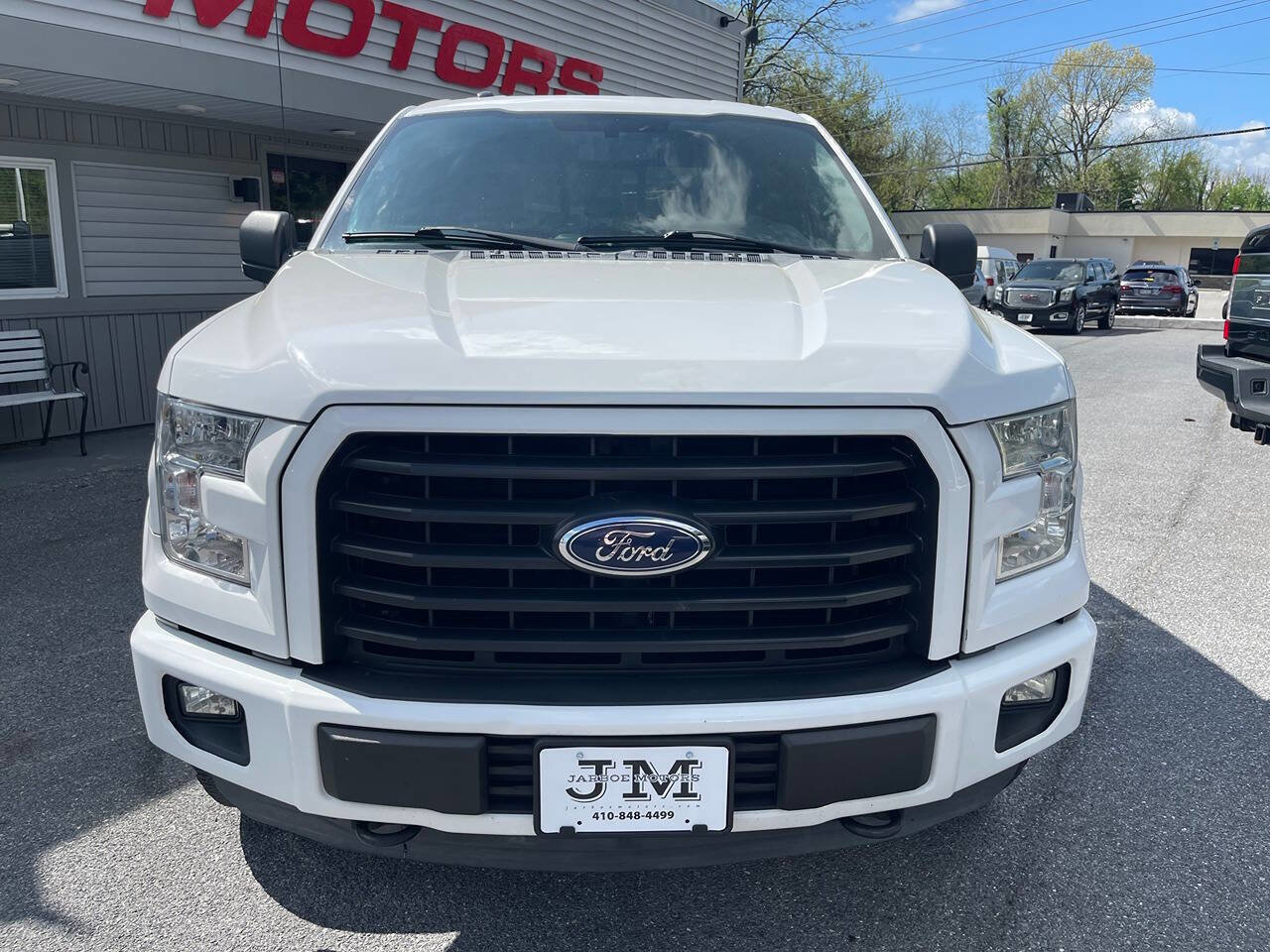 Used 2015 Ford F150 XLT w/ Equipment Group 302A Luxury AWD/4WD image 2