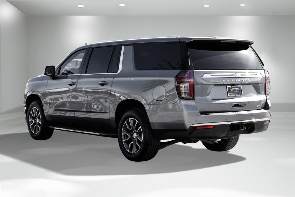 Used 2022 Chevrolet Suburban LT w/ Luxury Package image 8