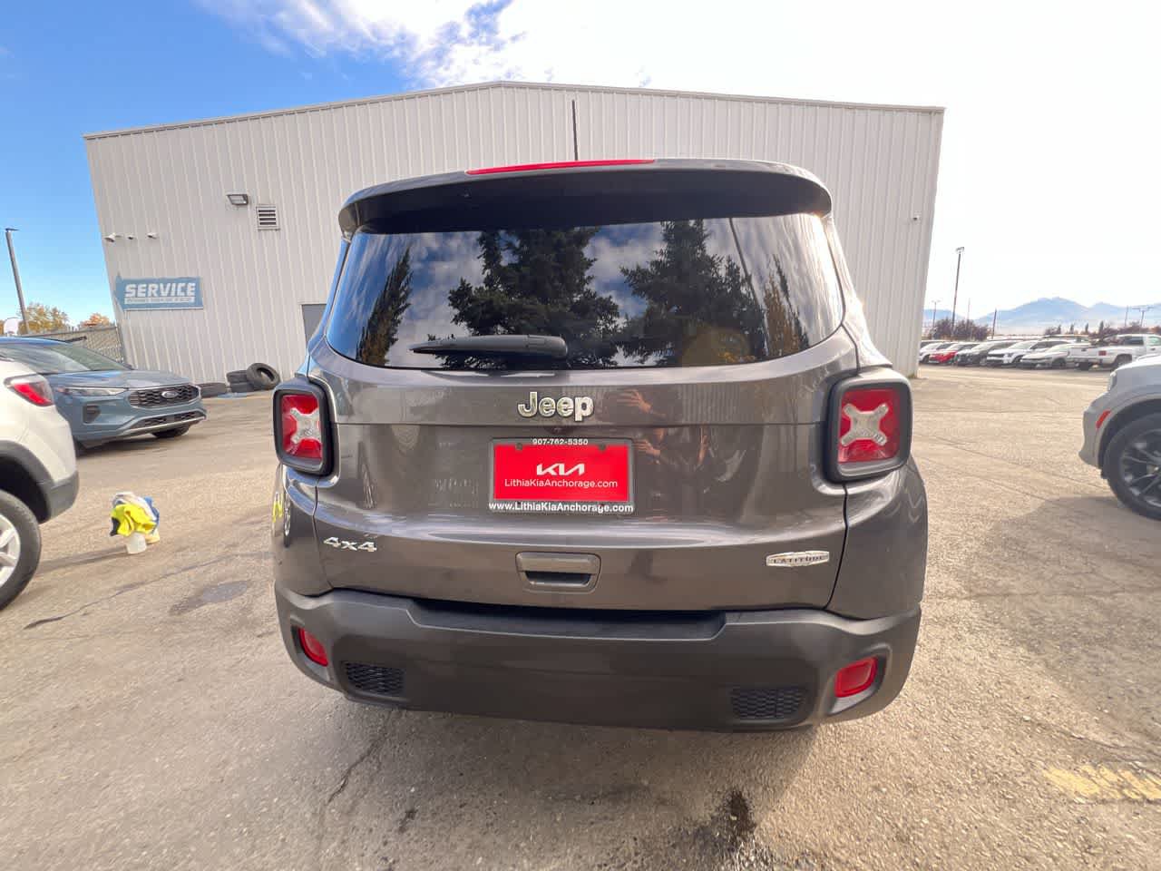 Used 2020 Jeep Renegade Latitude w/ Cold Weather Group AWD/4WD image 27
