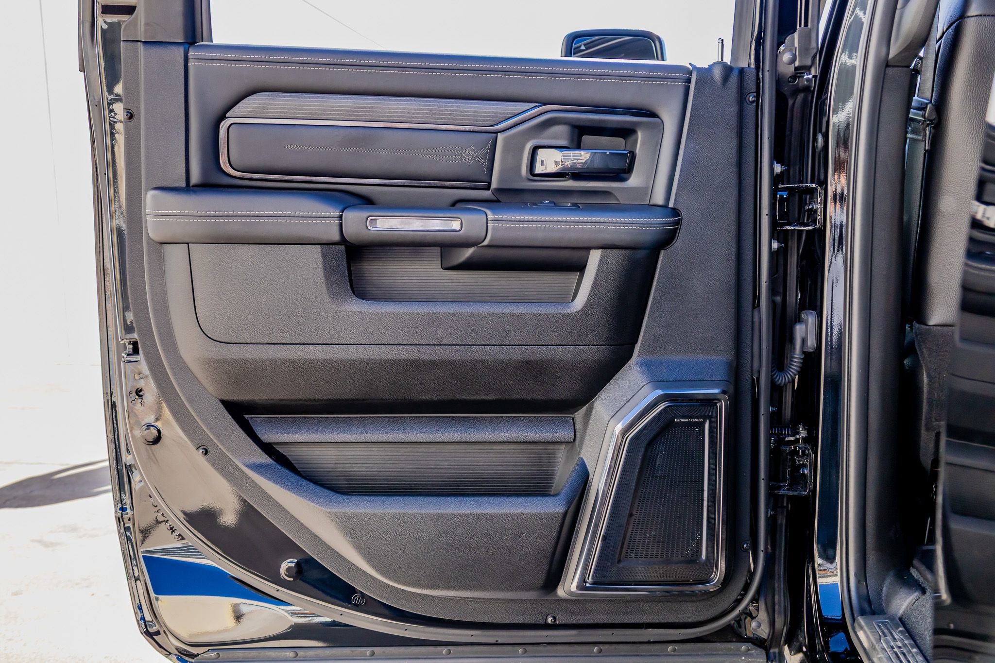 Used 2024 RAM 2500 Limited image 39