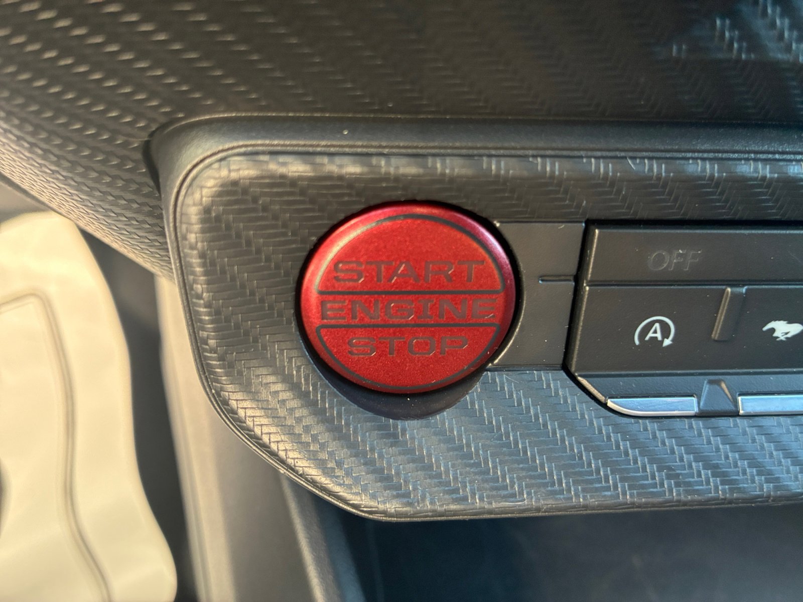 Used 2025 Ford Mustang EcoBoost image 19