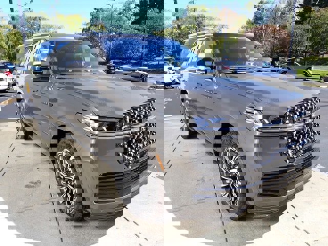 New 2025 Lincoln Navigator L Black Label image 8