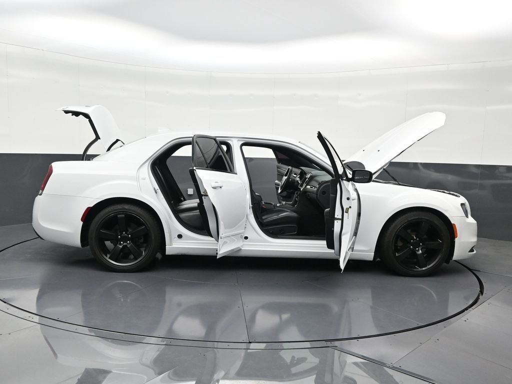 Used 2020 Chrysler 300 S image 32