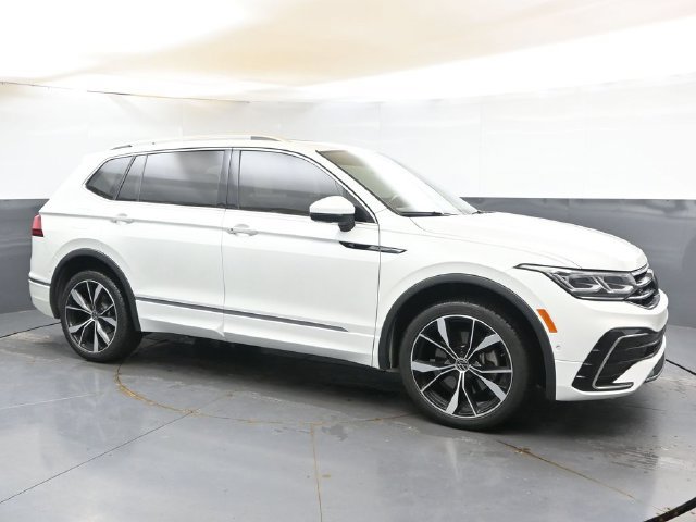 Used 2024 Volkswagen Tiguan SEL R-Line AWD/4WD image 7