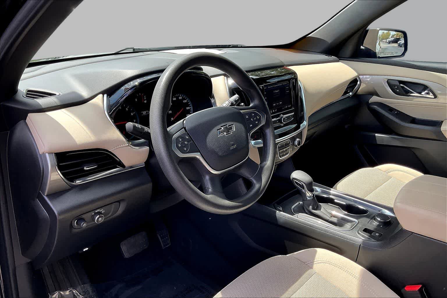 Used 2023 Chevrolet Traverse LS w/ Midnight/Sport Edition FWD image 14