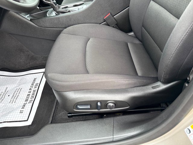 Used 2025 Chevrolet Malibu LT image 16