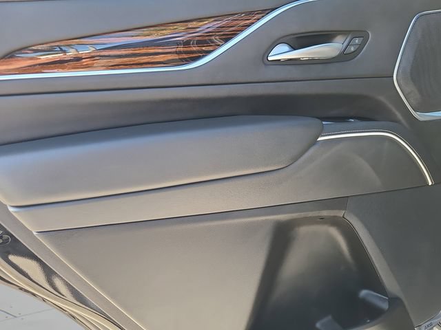 Used 2023 Cadillac Escalade Premium Luxury AWD/4WD image 15