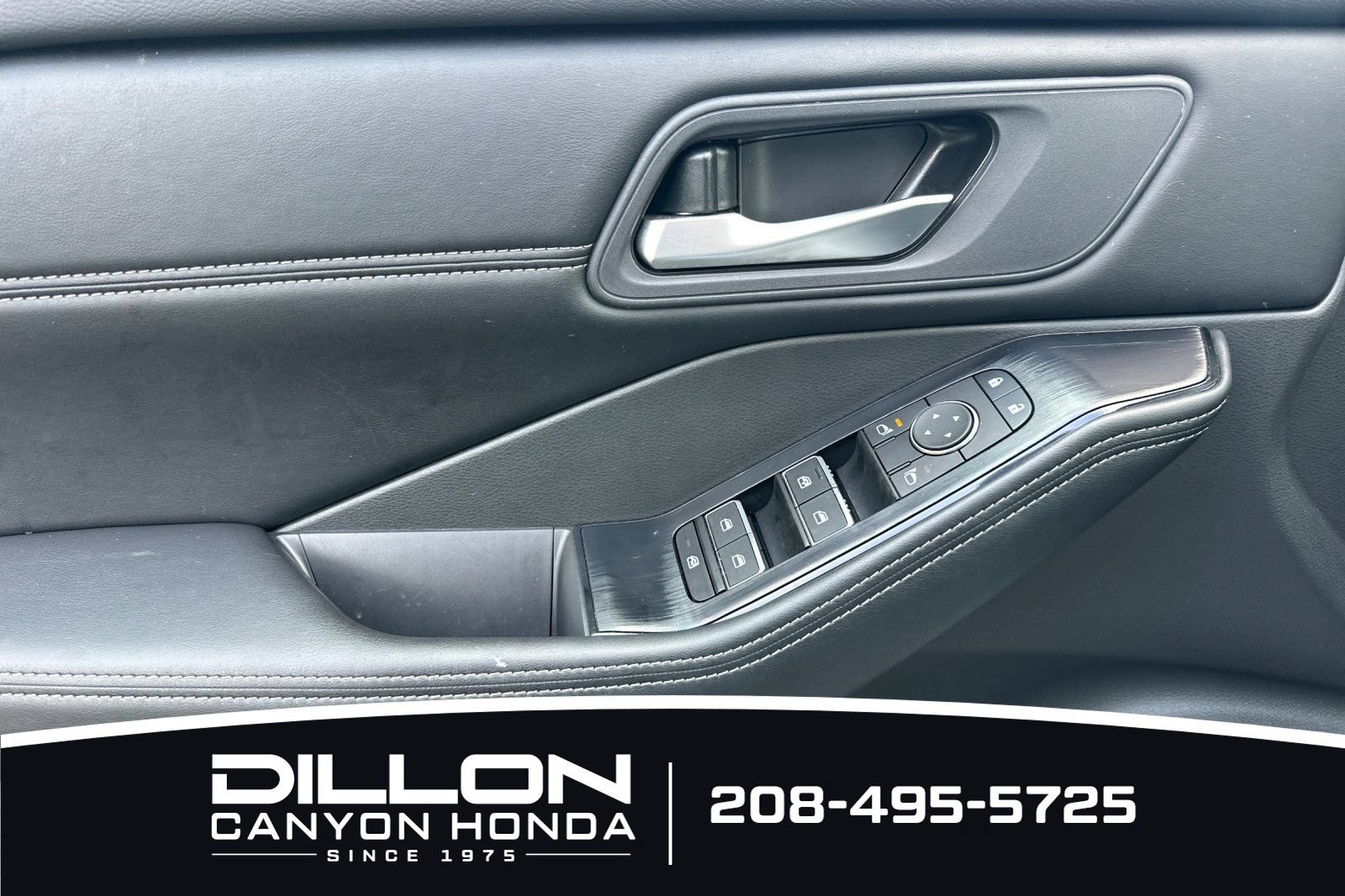 Used 2026 Nissan Rogue SL AWD/4WD image 14