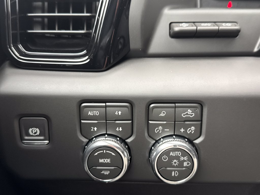 New 2026 GMC Sierra 1500 AT4 w/ AT4 Premium Package AWD/4WD image 38