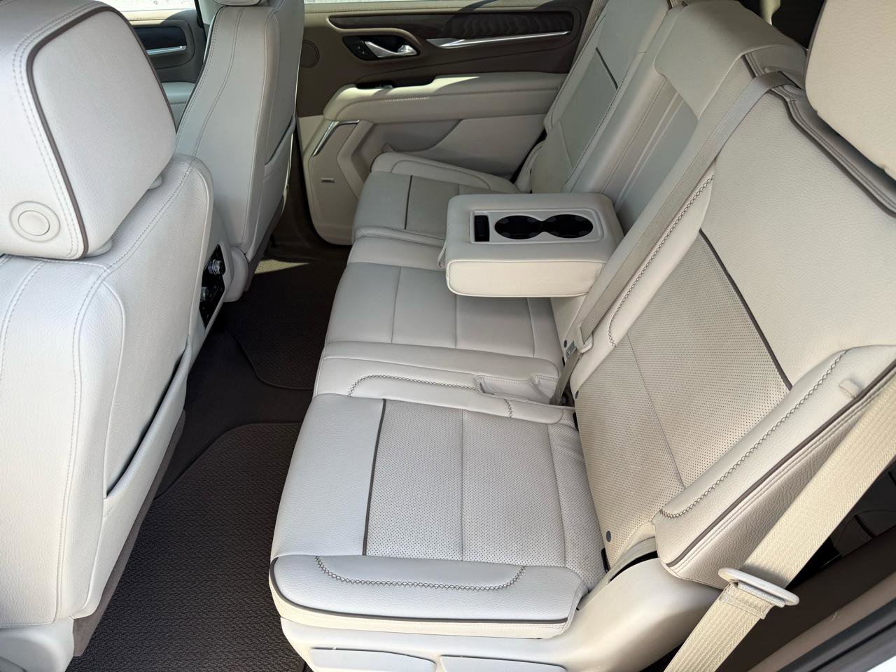 Used 2023 GMC Yukon Denali RWD image 18