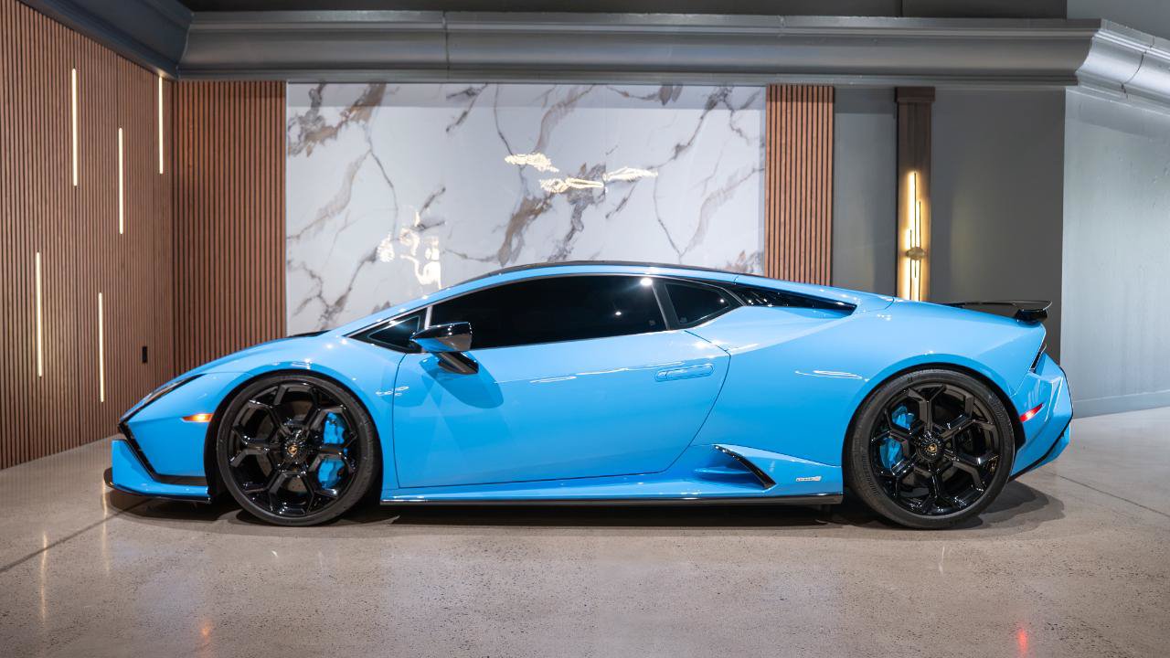 Used 2023 Lamborghini Huracan Tecnica RWD image 9