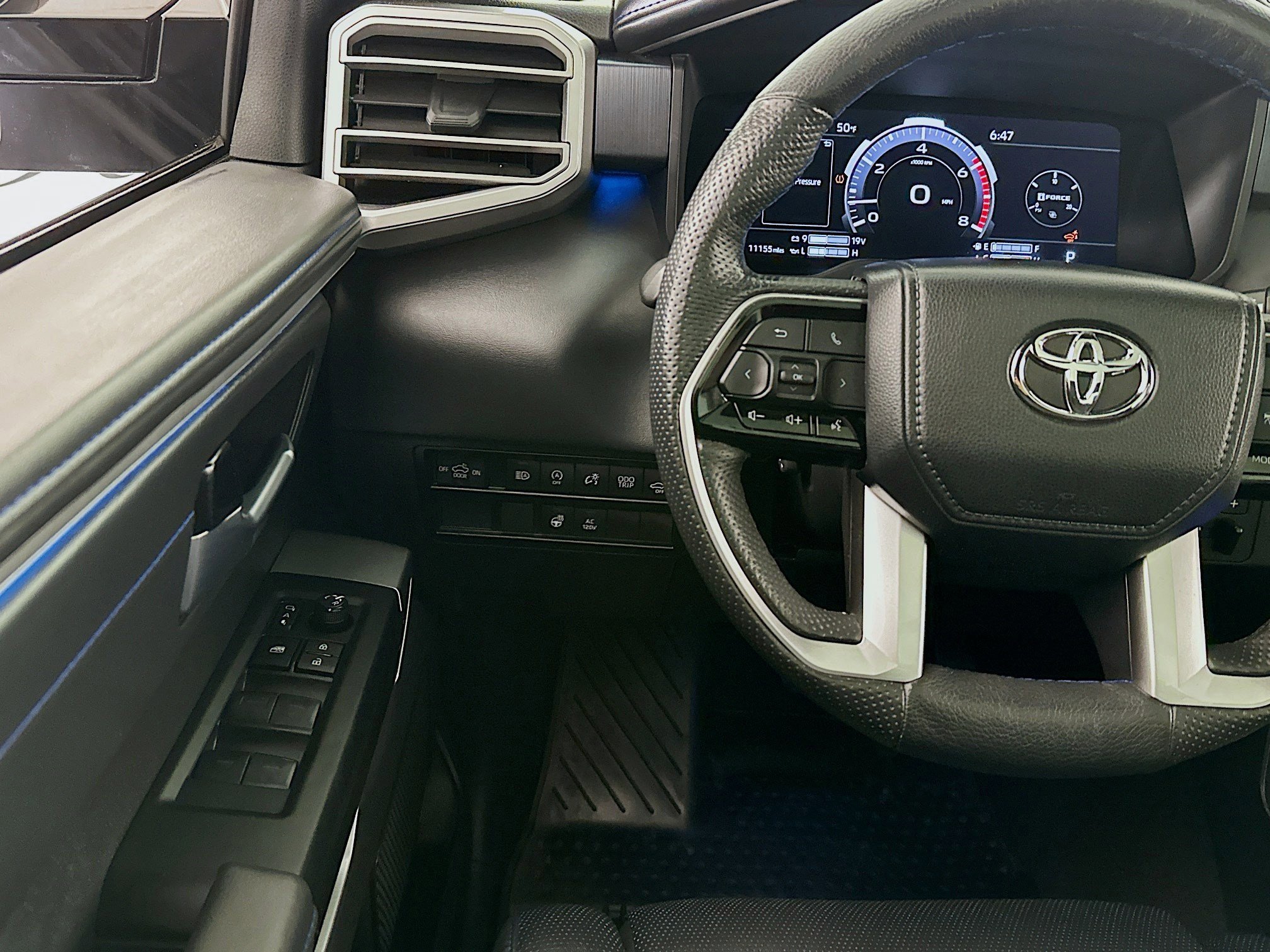 Used 2024 Toyota Tundra Platinum AWD/4WD image 10