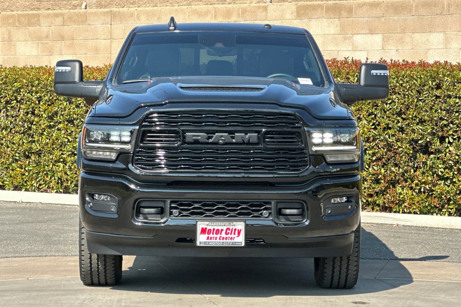 Used 2024 RAM 3500 Limited image 9