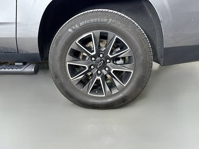 Used 2021 Chevrolet Suburban Z71 w/ Luxury Package image 36