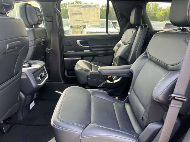 New 2027 Ford Expedition Platinum w/ Stealth Performance Package AWD/4WD image 9