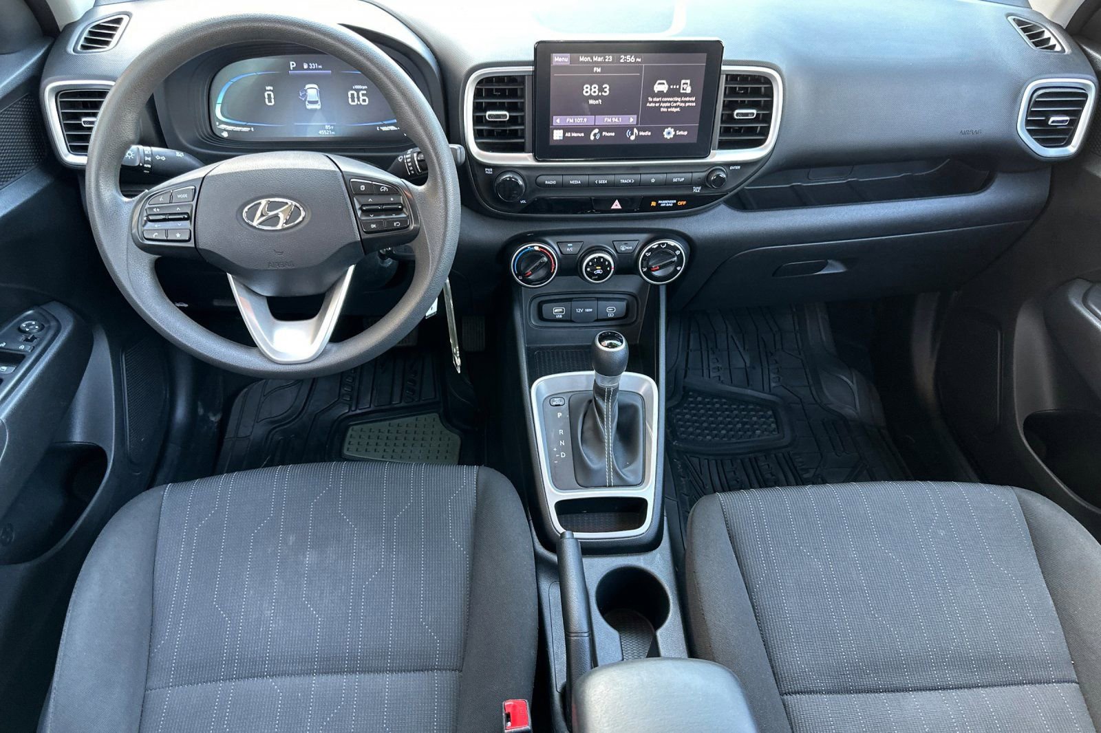 Used 2024 Hyundai Venue SE image 13