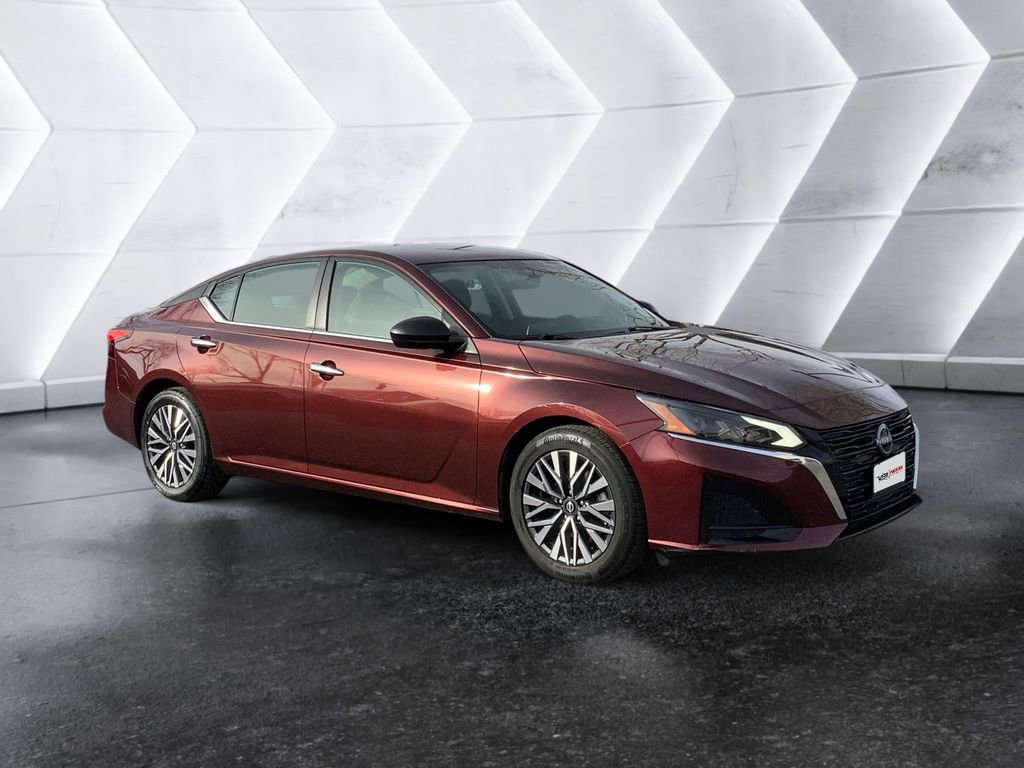 Used 2024 Nissan Altima 2.5 SV