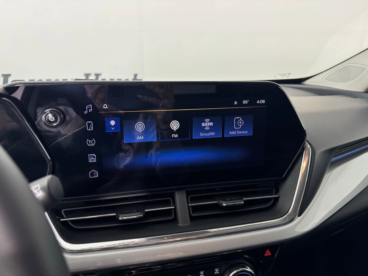 Used 2025 Chevrolet Trax LT w/ LT Convenience Package FWD image 18