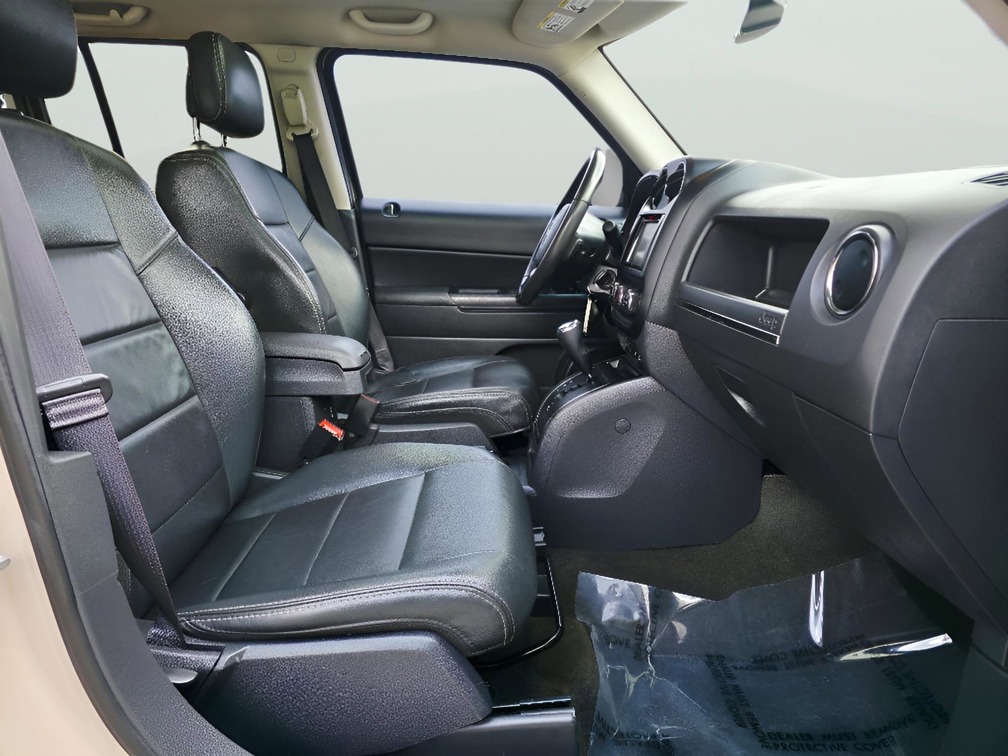 Used 2017 Jeep Patriot High Altitude image 13