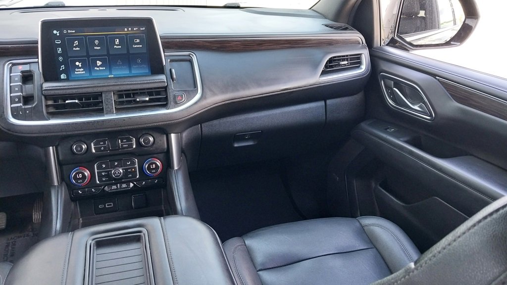 Used 2023 Chevrolet Suburban LT image 14