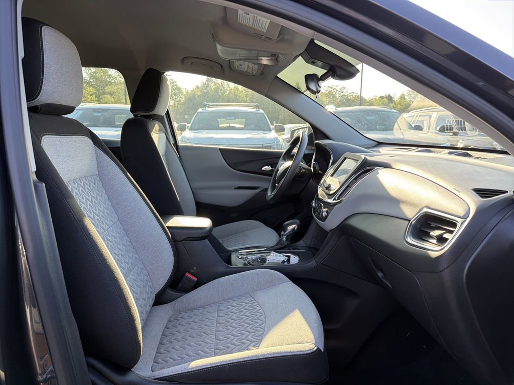 Used 2022 Chevrolet Equinox LS FWD image 17