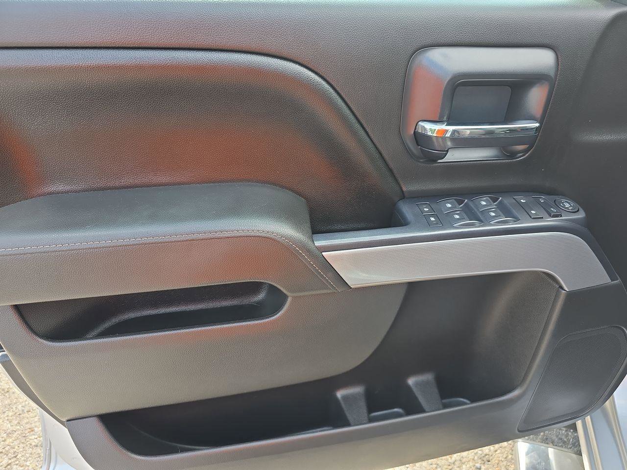 Used 2015 Chevrolet Silverado 2500 LT w/ LT Convenience Package image 5