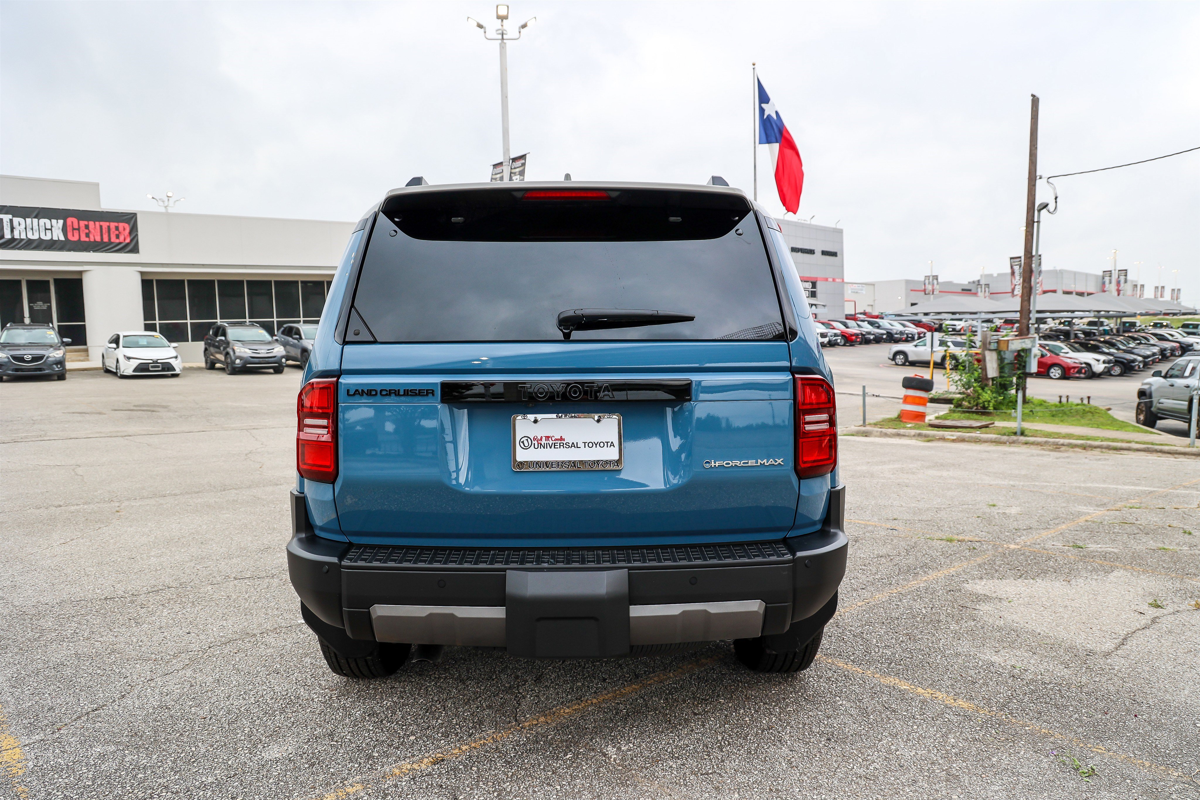 Used 2025 Toyota Land Cruiser w/ Premium Package AWD/4WD image 9