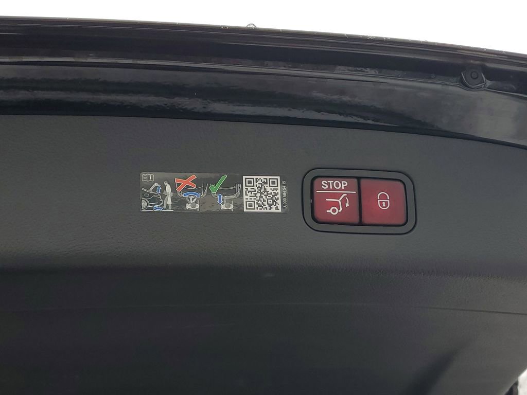 Used 2025 Mercedes-Benz GLC 350e image 32