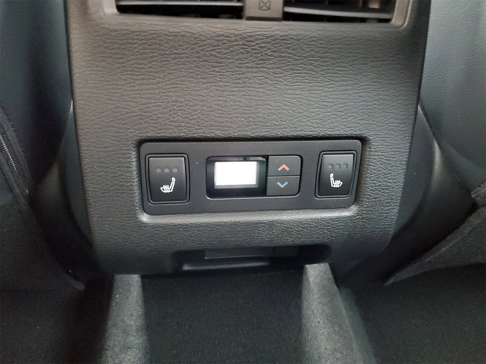 New 2025 Mitsubishi Outlander SEL image 24