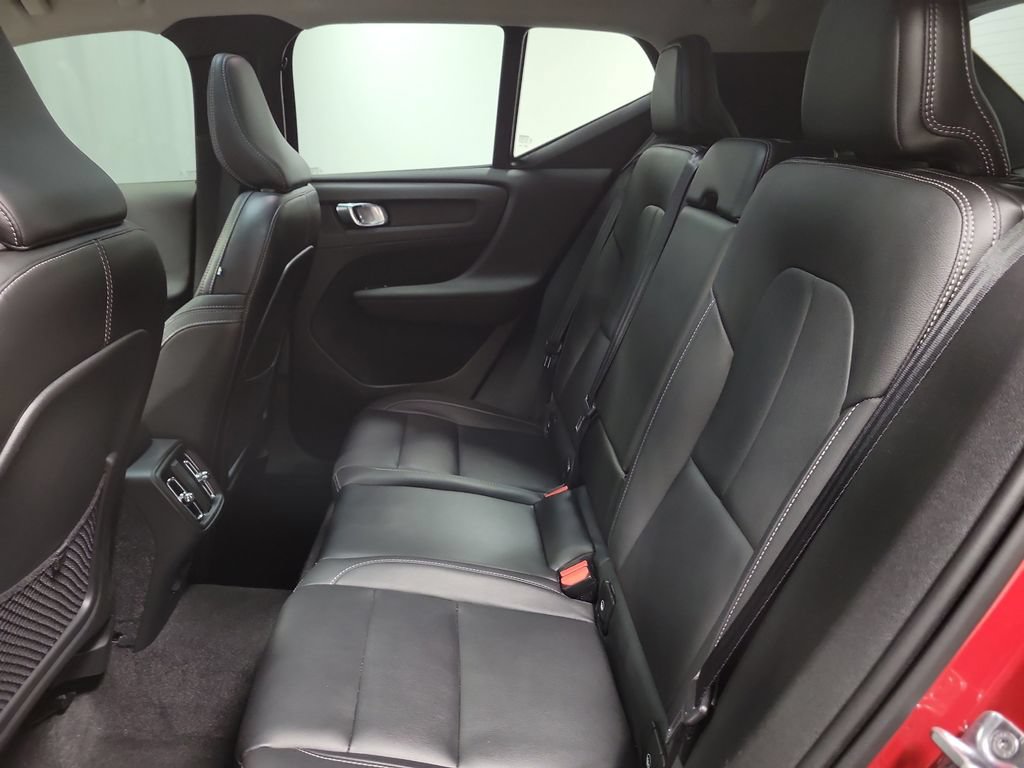 Used 2019 Volvo XC40 T5 Momentum AWD/4WD image 30
