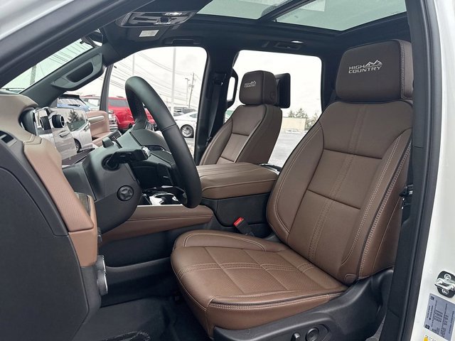 Used 2025 Chevrolet Tahoe High Country image 10