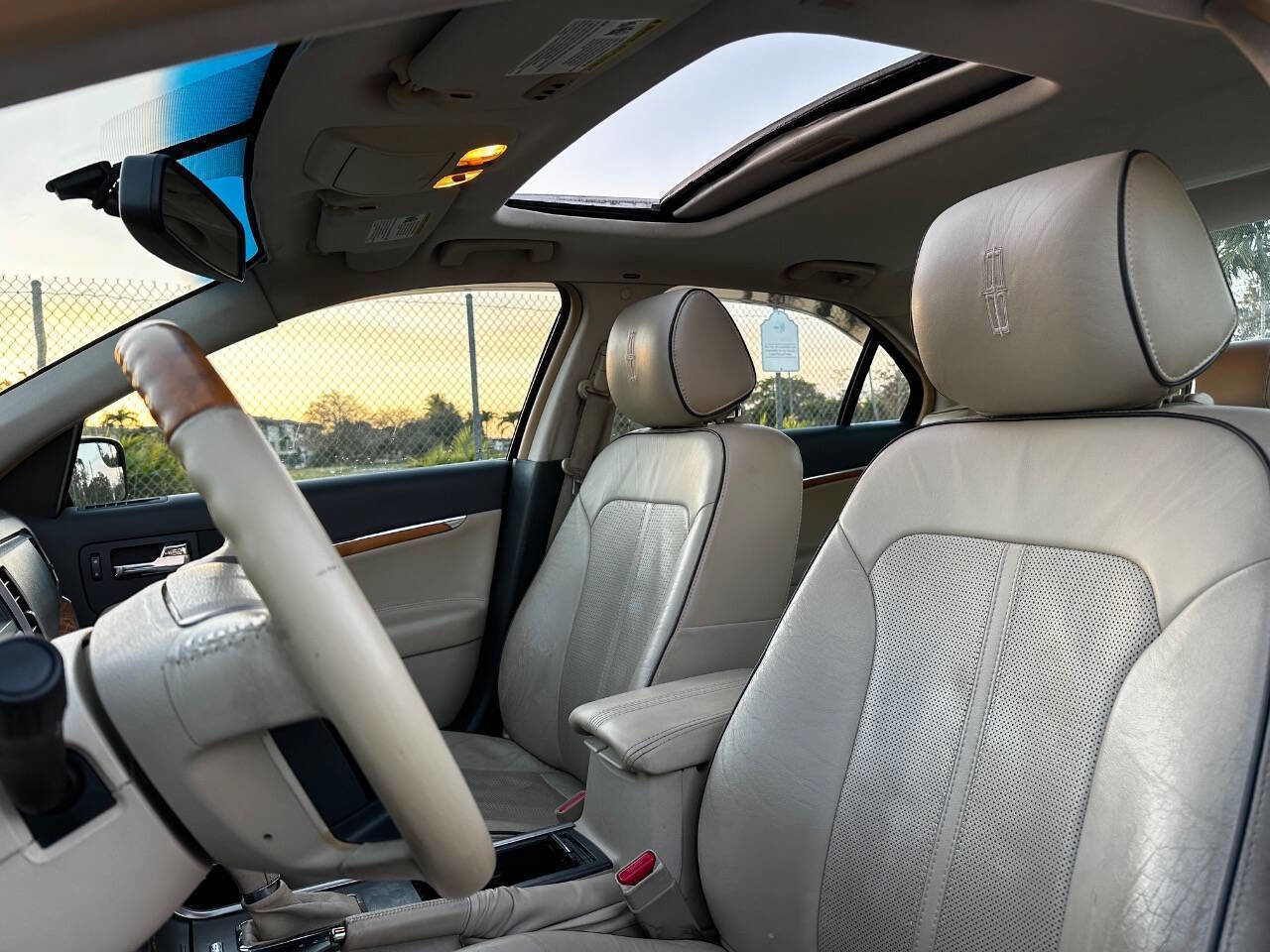 Used 2012 Lincoln MKZ FWD image 8