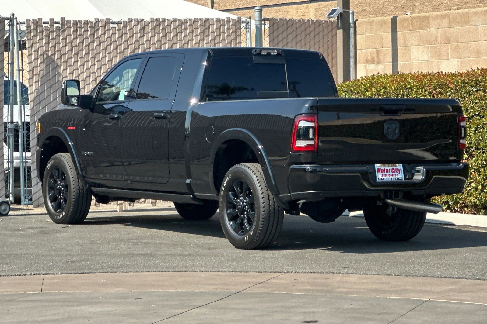 Used 2024 RAM 3500 Limited image 6