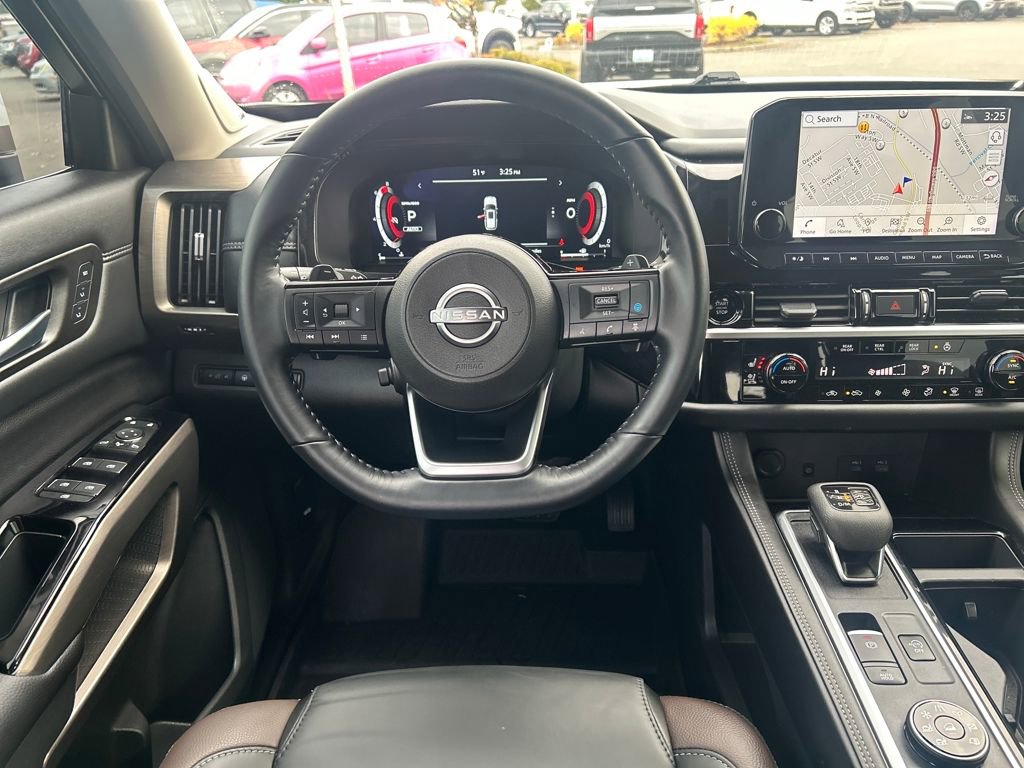 Used 2025 Nissan Pathfinder Platinum w/ Cargo Package image 8