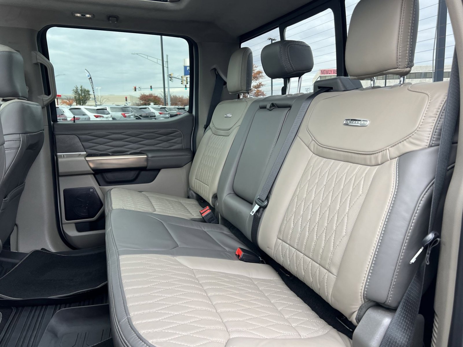 Used 2025 Ford F450 Platinum w/ Platinum Plus Package image 25