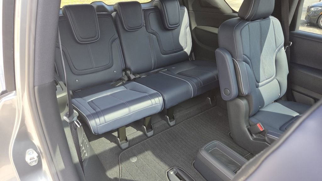 New 2026 INFINITI QX80 4WD w/ Sport Exterior Package image 33