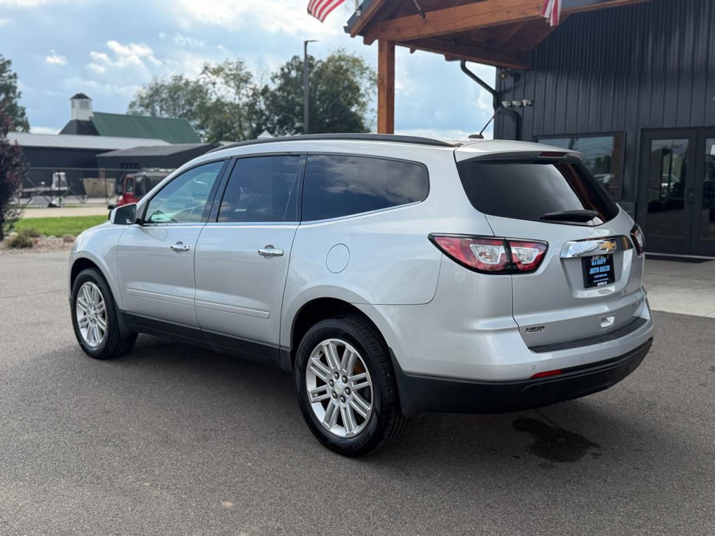 Used 2015 Chevrolet Traverse LT w/ Style and Technology Package FWD image 6
