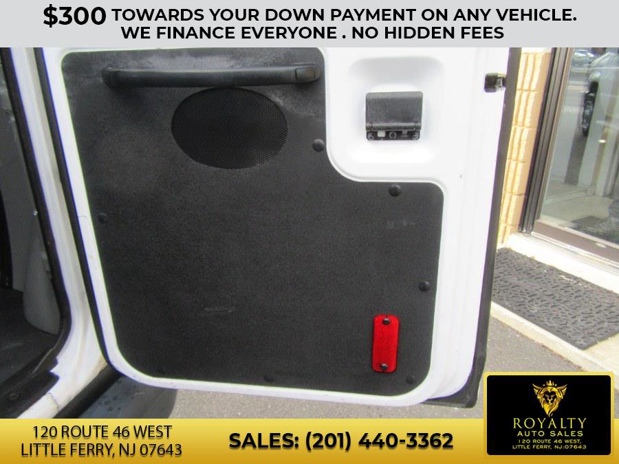 Used 2011 Ford E-150 and Econoline 150 E-150 XLT image 18