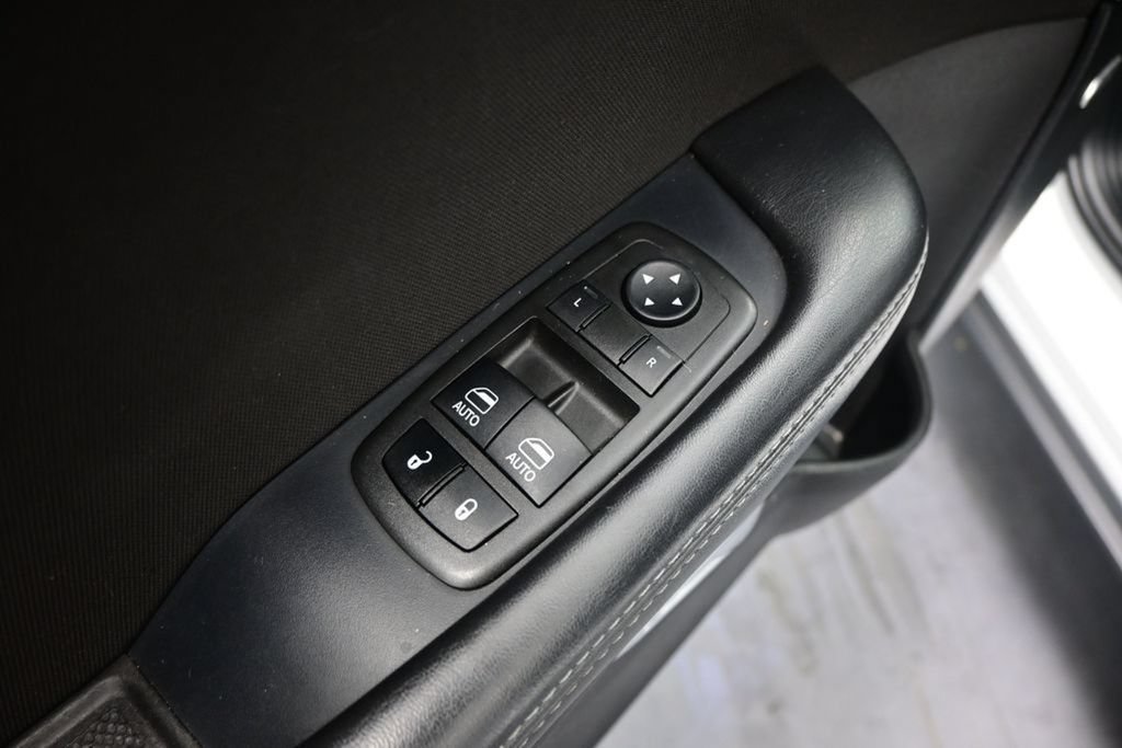 Used 2022 Dodge Challenger R/T Scat Pack w/ Driver Convenience Group RWD image 10