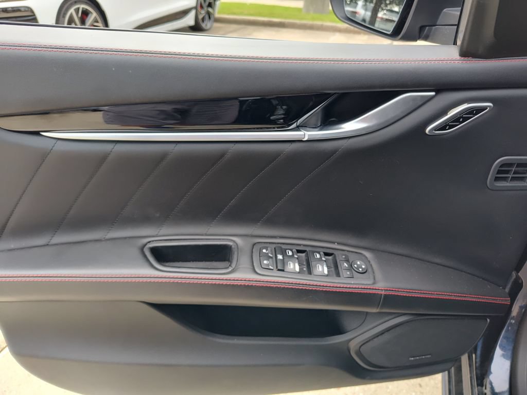 Used 2023 Maserati Ghibli Modena RWD image 19