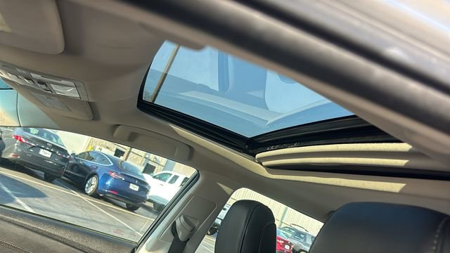 Used 2015 Toyota Avalon Limited image 9